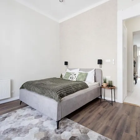 Elegant Escape بودابست