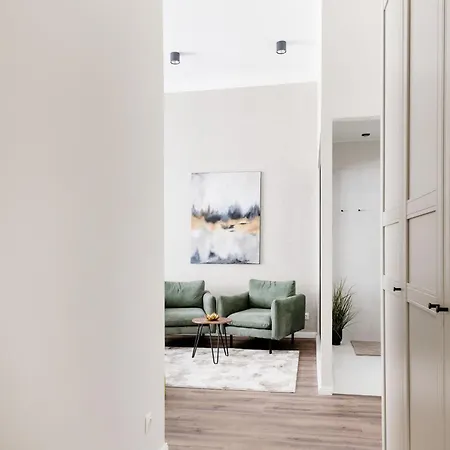 Elegant Escape * بودابست