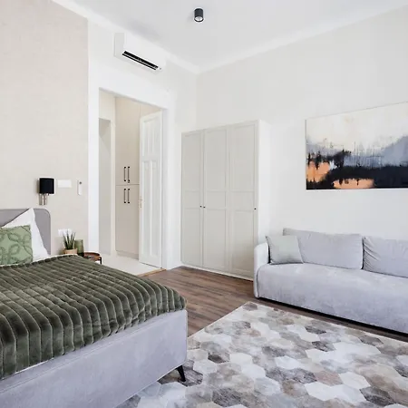 Elegant Escape Budapest