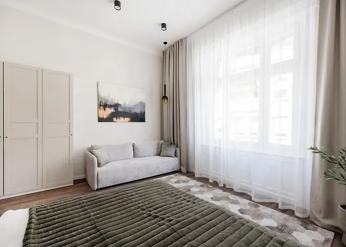 Elegant Escape * Budapest